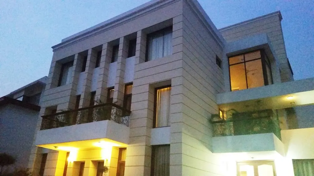 Tavisha Villa Gurgaon 3*,