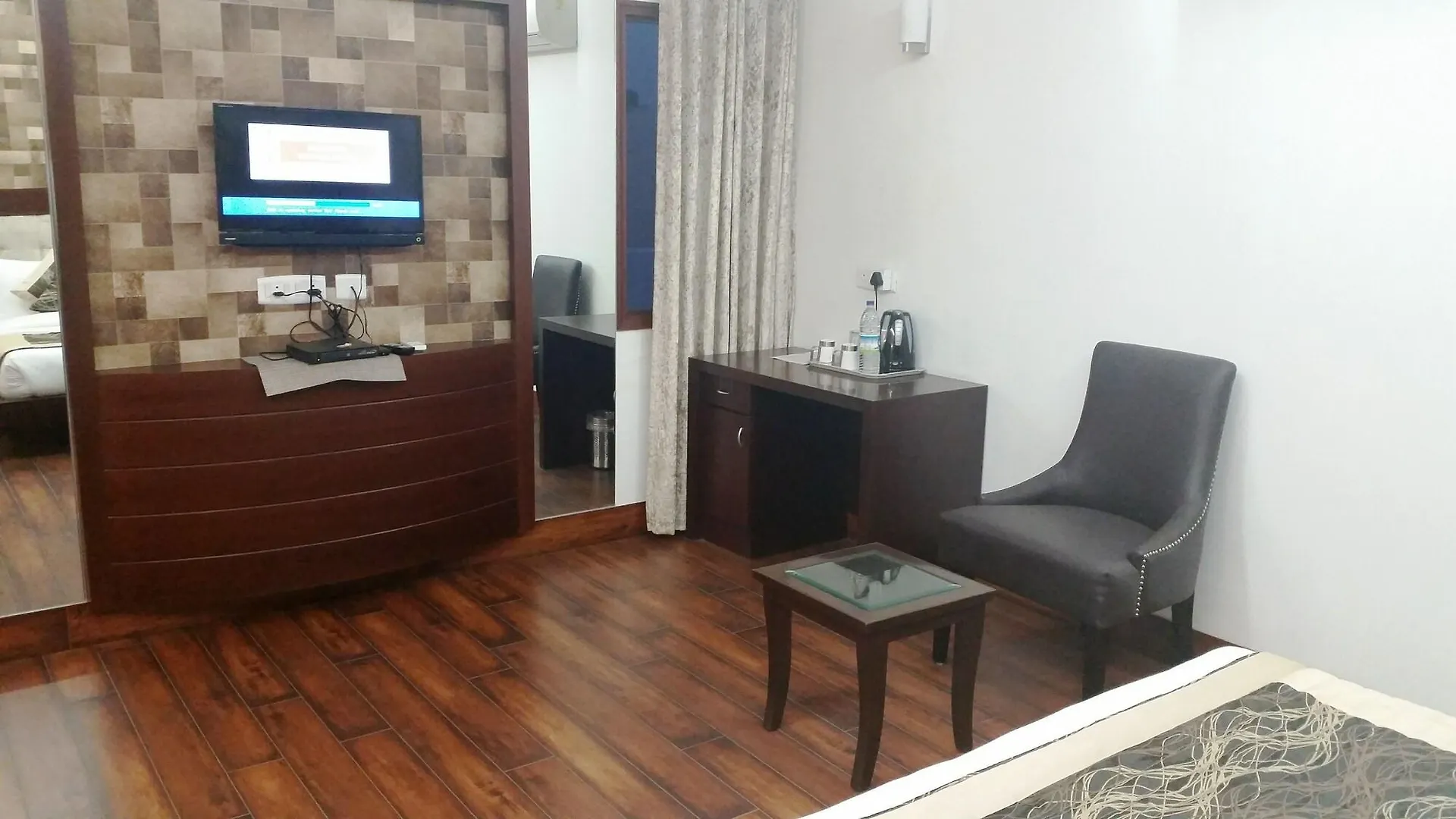 Tavisha Villa Golf Course Mg Road Gurgaon 3*,  India