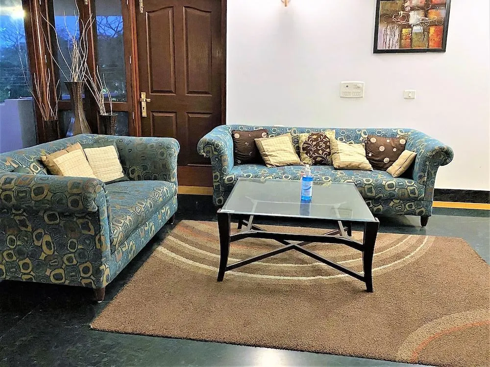 Tavisha Villa Golf Course Mg Road Gurgaon Guest house