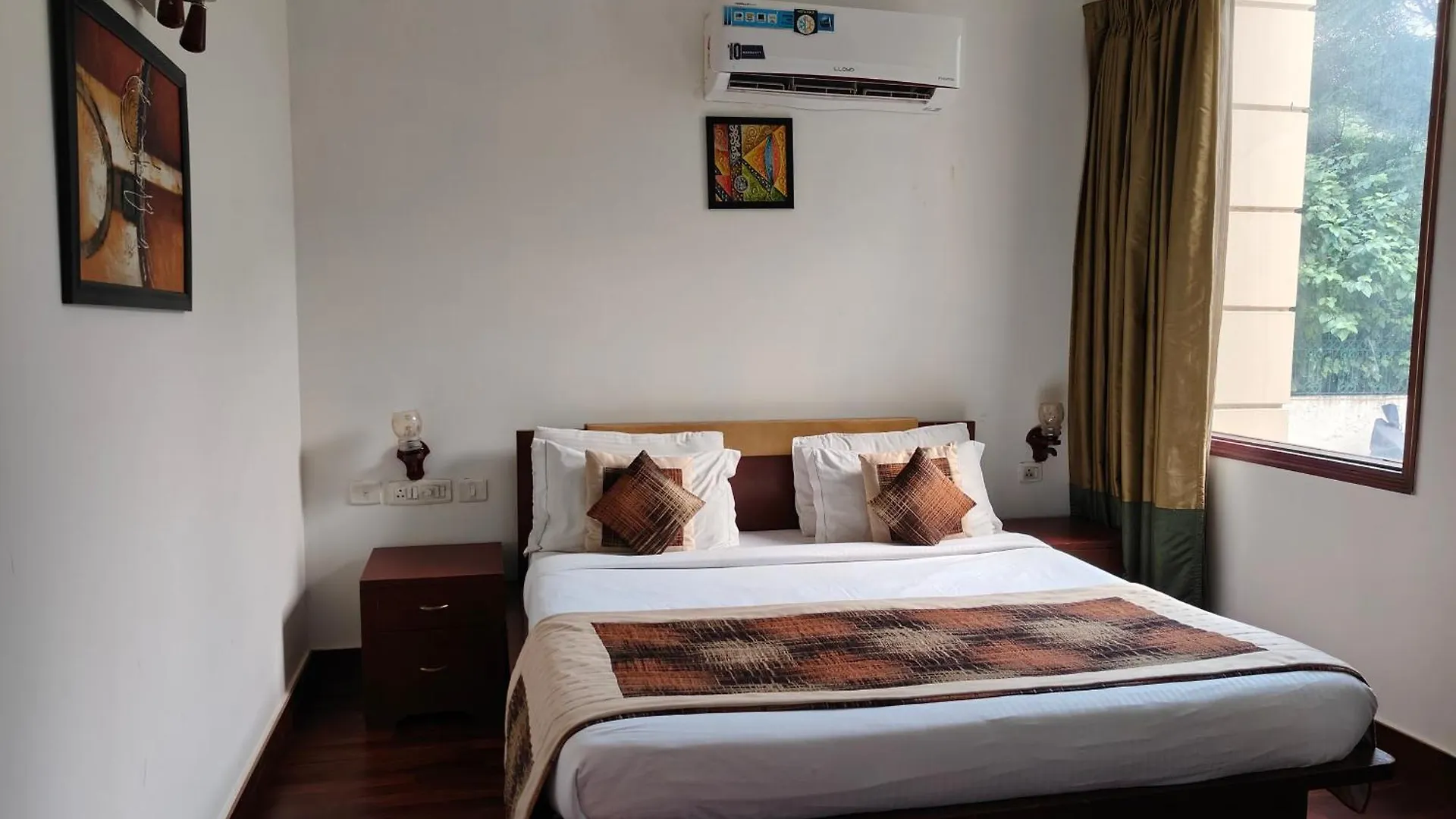 Tavisha Villa Golf Course Mg Road Gurgaon Guest house