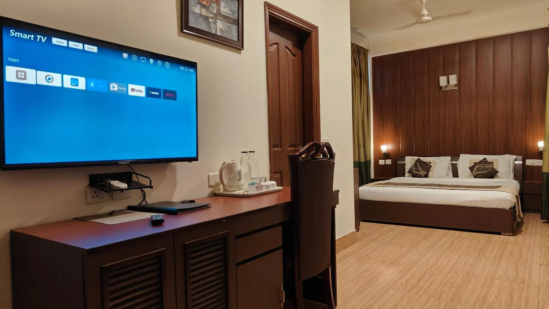 *** Guest house Tavisha Villa Golf Course Mg Road Gurgaon India