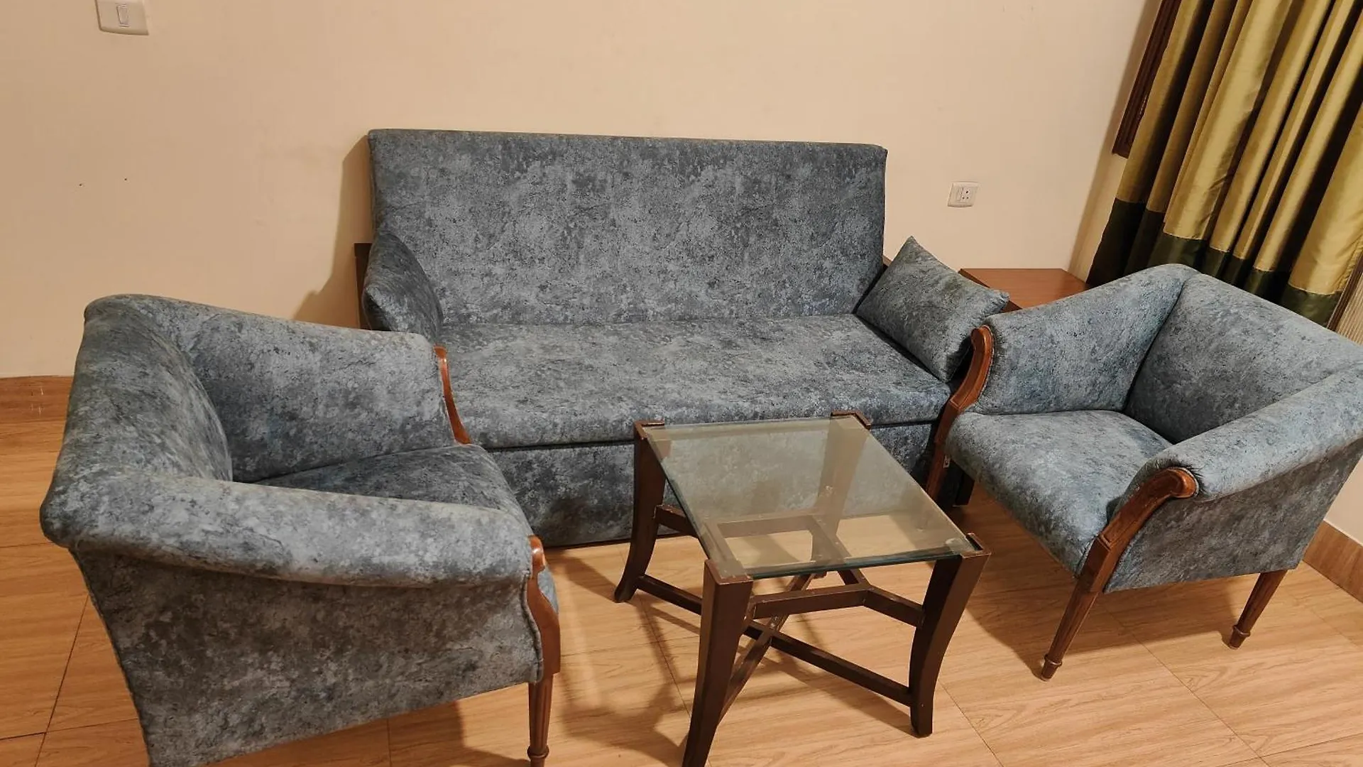 Guest house Tavisha Villa Golf Course Mg Road Gurgaon