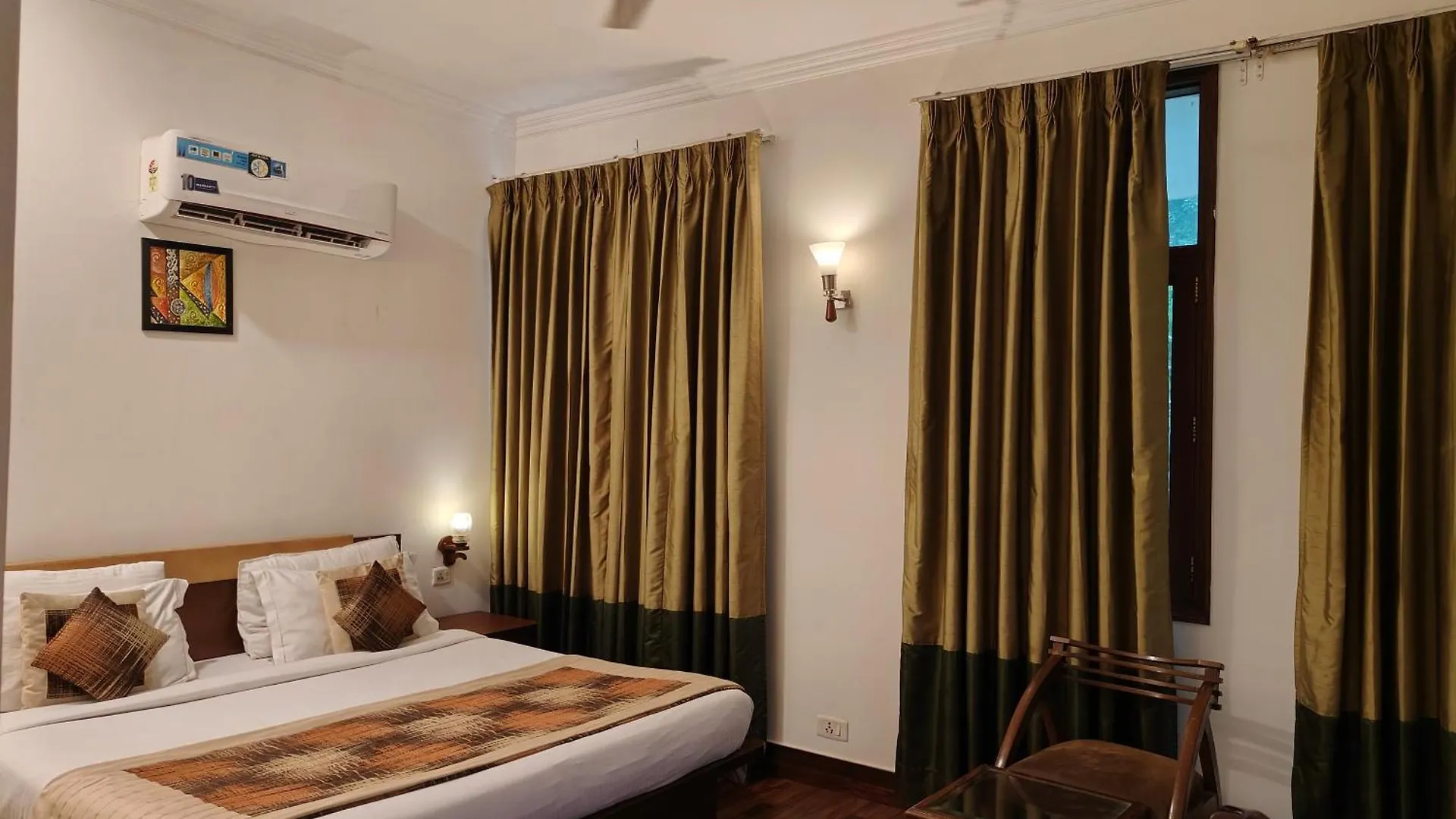 Tavisha Villa Golf Course Mg Road Gurgaon Guest house