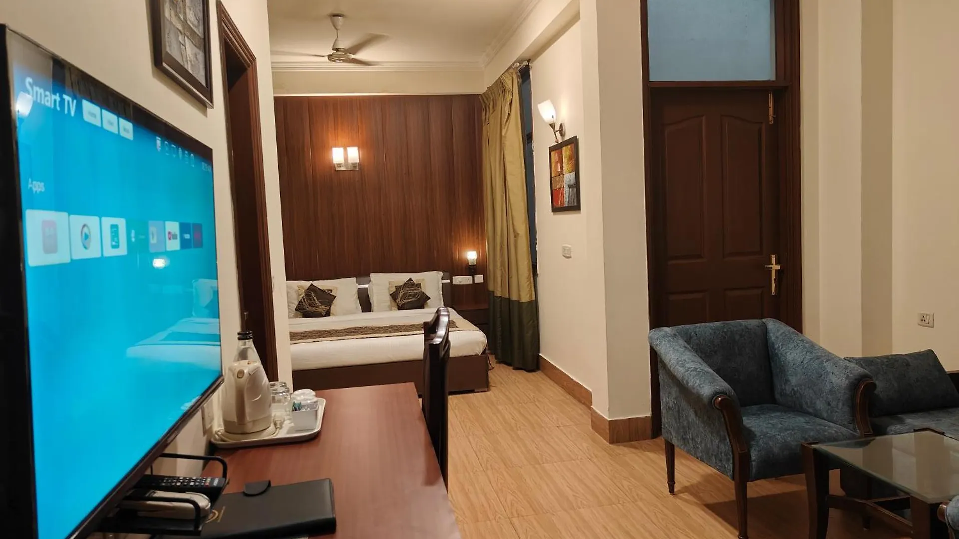 Guest house Tavisha Villa Golf Course Mg Road Gurgaon