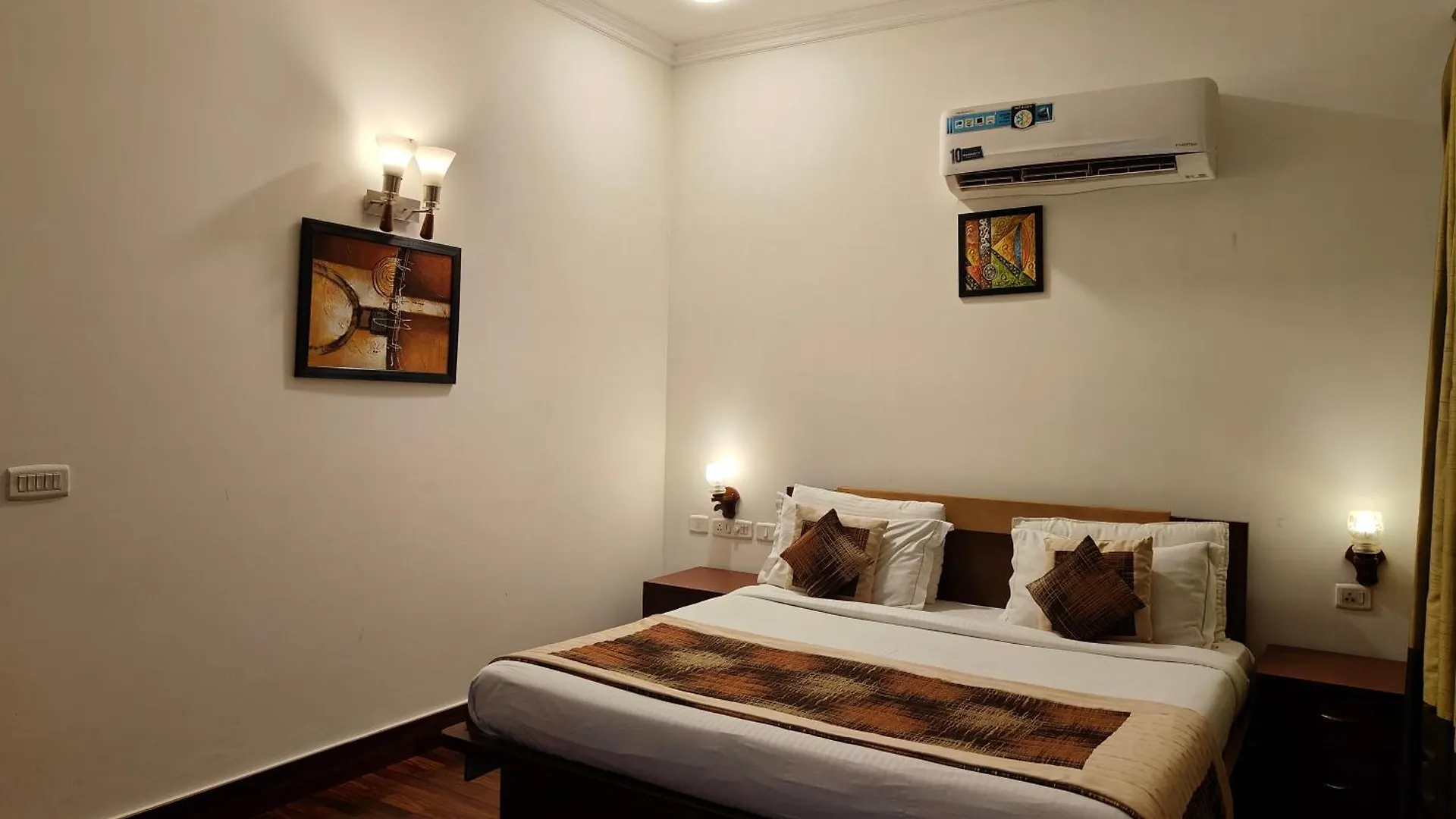 Tavisha Villa Golf Course Mg Road Gurgaon 3*,
