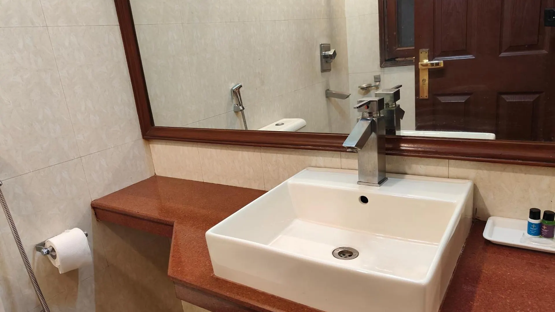 Guest house Tavisha Villa Golf Course Mg Road Gurgaon