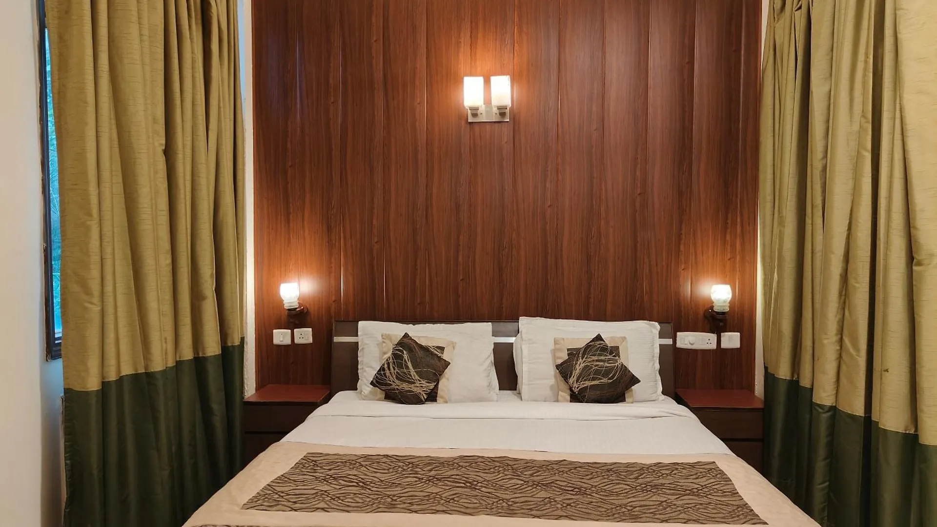 Tavisha Villa Golf Course Mg Road Gurgaon 3*,  India