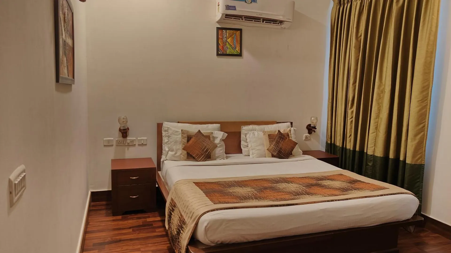 Guest house Tavisha Villa Golf Course Mg Road Gurgaon