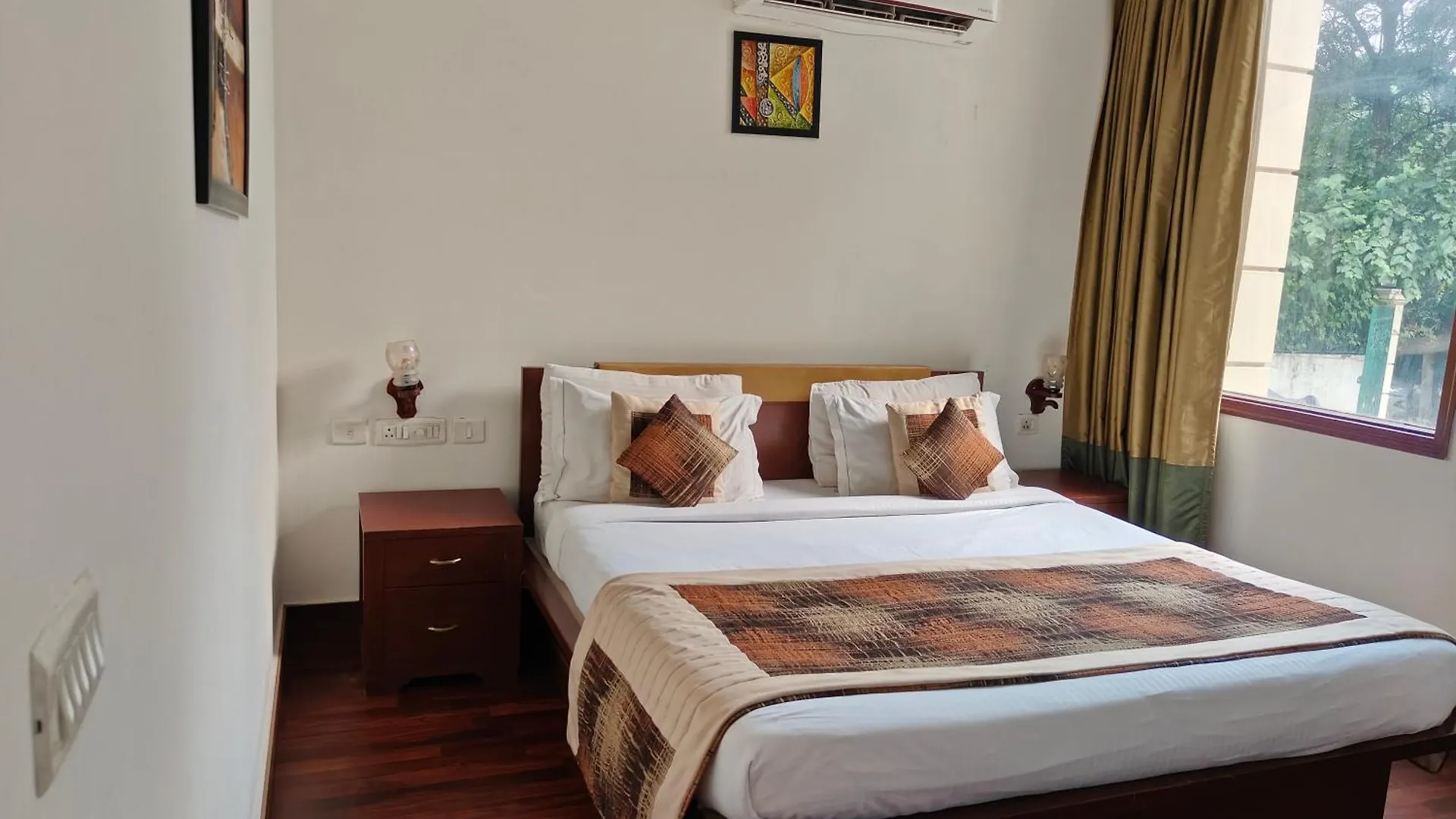 Tavisha Villa Golf Course Mg Road Gurgaon Guest house