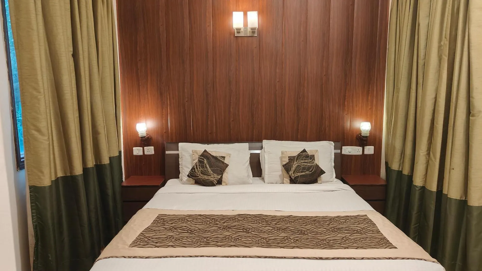 Tavisha Villa Golf Course Mg Road Gurgaon India