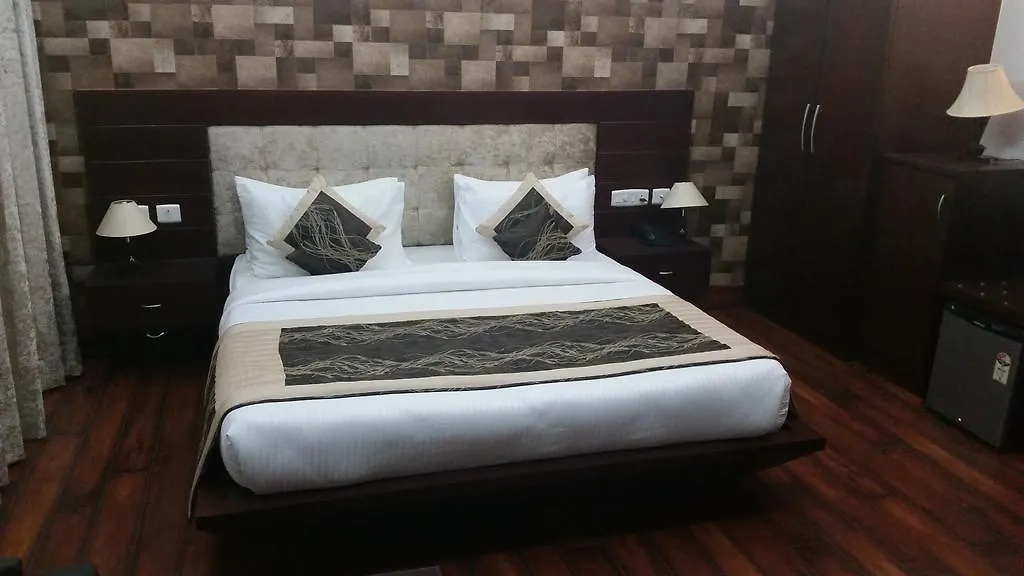Tavisha Villa Golf Course Mg Road Gurgaon India