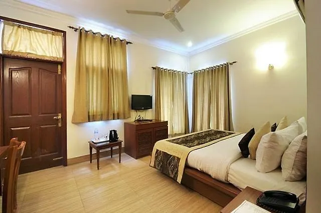 *** Guest house Tavisha Villa Golf Course Mg Road Gurgaon India