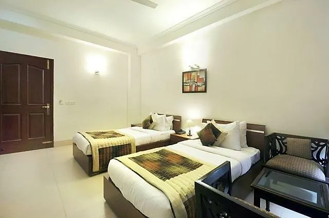 Guest house Tavisha Villa Golf Course Mg Road Gurgaon