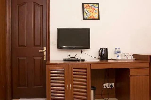 Guest house Tavisha Villa Golf Course Mg Road Gurgaon