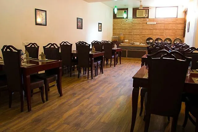 *** Guest house Tavisha Villa Golf Course Mg Road Gurgaon India