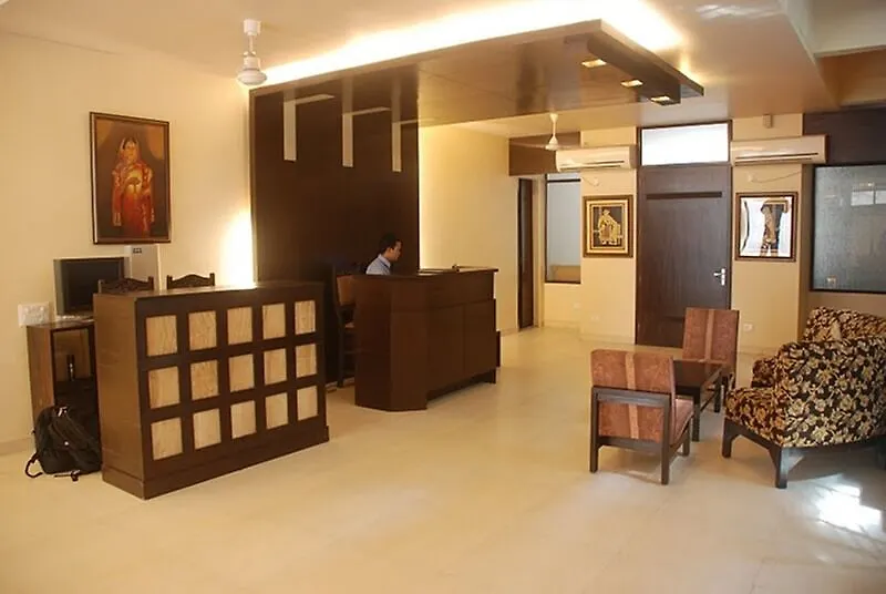 Guest house Tavisha Villa Golf Course Mg Road Gurgaon