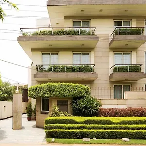 Perch Service Apartment- Sector 40 Bed & Breakfast