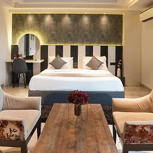 Metro Hotel